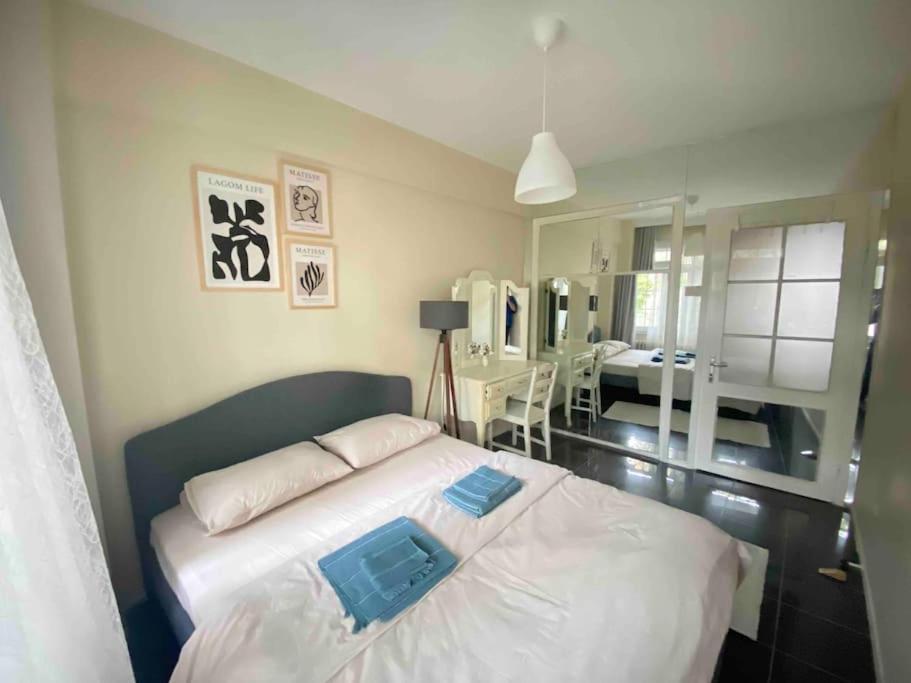 Comfy - Spacious Flat On The Kadikoey Seaside Lejlighed Istanbul Eksteriør billede